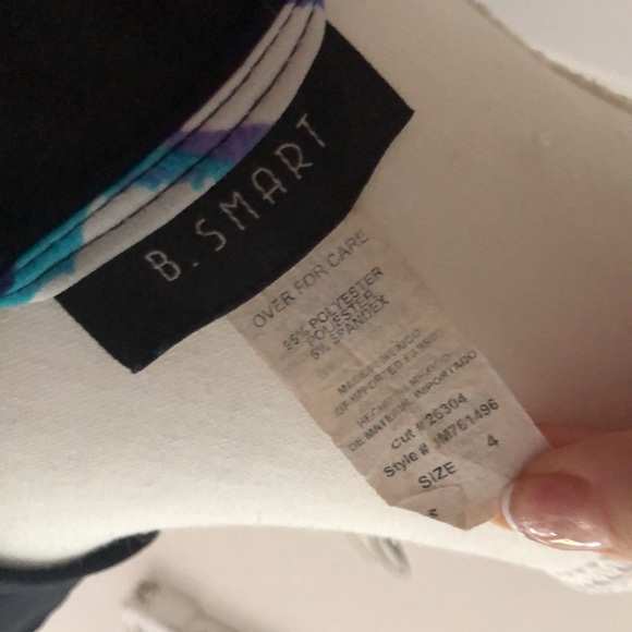 Stretch curve hugging black floral dress - Picture 6 of 6